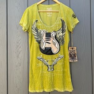 Velvet Stone Bedazzled Guitar and Wings Short Sleeve Size Large Grunge Y2K Style